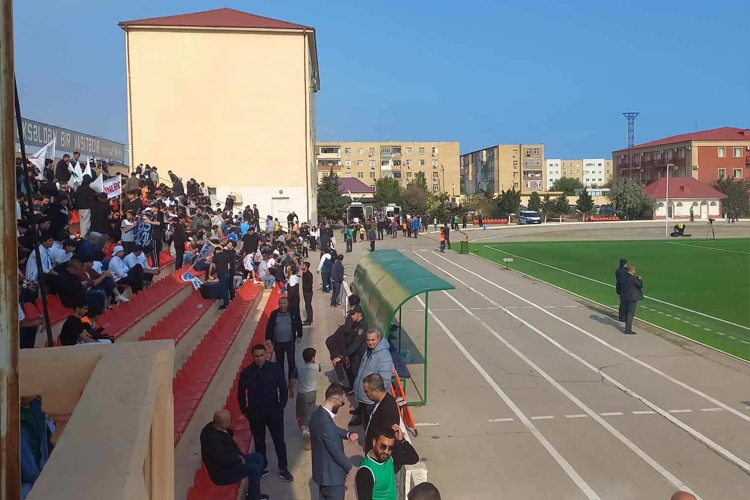 Premyer Liqanı kölgədə qoyan I Liqa matçından İSTİ FOTOLAR