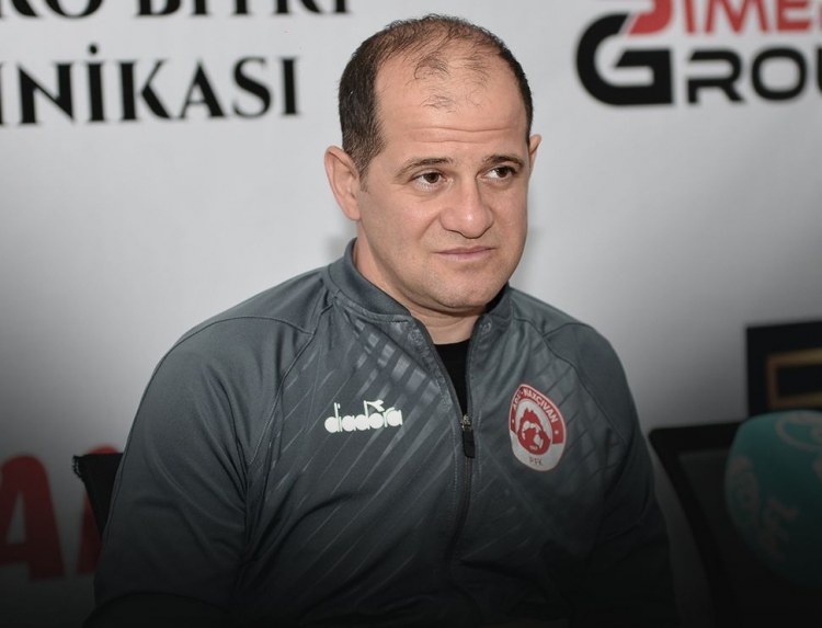 "Komandada qalsam, bəzi futbolçularla davam edəcəyik, bəziləri ilə yollarımızı ayıracağıq"