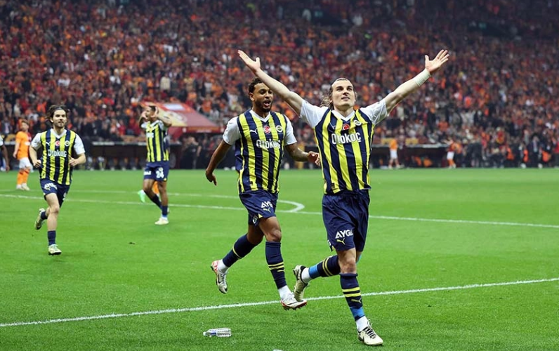 "Fənərbaxça" 10 nəfərlə derbidə "Qalatasaray"ı uddu