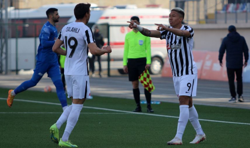 "Neftçi"nin formasını geyinən: “Öz oyunum normaldır"