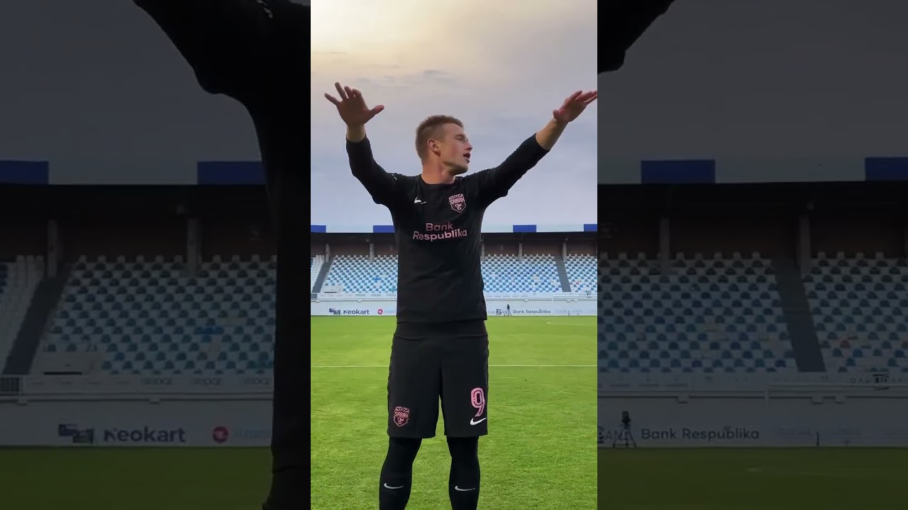 Premyer Liqa klubunun futbolçusu xoş anları onlarla bölüşdü - VİDEO