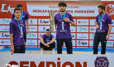 İcra başçısı, müğənnilər, Bakıdan gələnlər və başqaları…