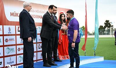 İcra başçısı, müğənnilər, Bakıdan gələnlər və başqaları…
