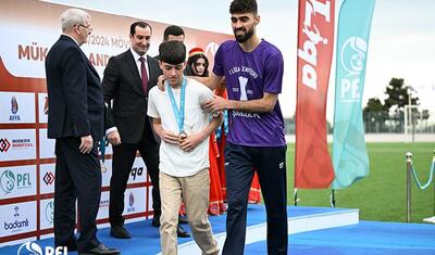 İcra başçısı, müğənnilər, Bakıdan gələnlər və başqaları…
