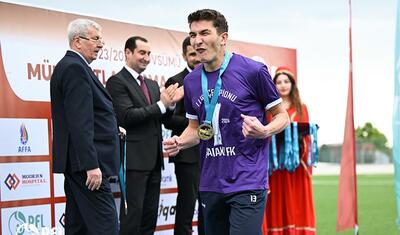 İcra başçısı, müğənnilər, Bakıdan gələnlər və başqaları…