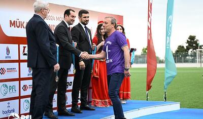 İcra başçısı, müğənnilər, Bakıdan gələnlər və başqaları…