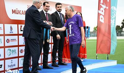 İcra başçısı, müğənnilər, Bakıdan gələnlər və başqaları…