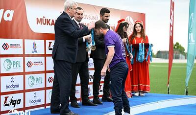 İcra başçısı, müğənnilər, Bakıdan gələnlər və başqaları…
