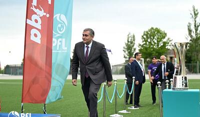 İcra başçısı, müğənnilər, Bakıdan gələnlər və başqaları…