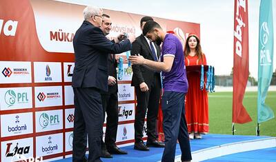 İcra başçısı, müğənnilər, Bakıdan gələnlər və başqaları…