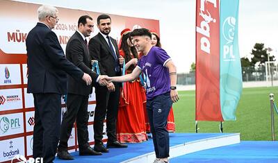 İcra başçısı, müğənnilər, Bakıdan gələnlər və başqaları…