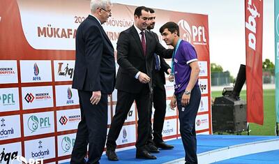 İcra başçısı, müğənnilər, Bakıdan gələnlər və başqaları…