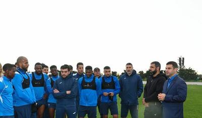 Orxan Məmmədov yenə həssas məqamda futbolçulara sahib çıxdı -