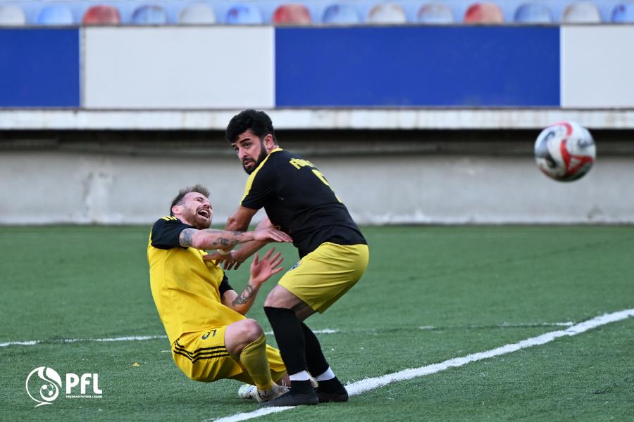 ANARXİYA - II Liqada 2 futbolçu nə hoqqa verib?