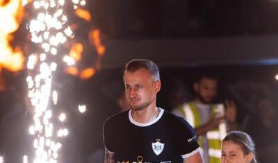 Rövşən Nəcəfin önünə övladları ilə çıxan “Qarabağ”lı futbolçular -