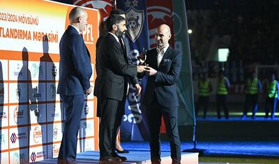 Rövşən Nəcəfin önünə övladları ilə çıxan “Qarabağ”lı futbolçular -