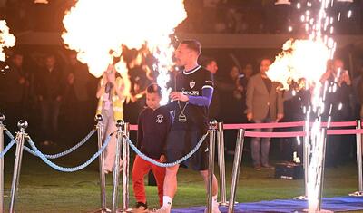Rövşən Nəcəfin önünə övladları ilə çıxan “Qarabağ”lı futbolçular -