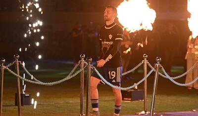 Rövşən Nəcəfin önünə övladları ilə çıxan “Qarabağ”lı futbolçular -
