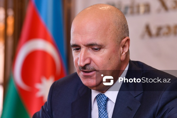 Kluba pul verən şəxs qəzəbləndi, 20 dəqiqə danladı, dedi ki... QƏFİL TOPLANTI