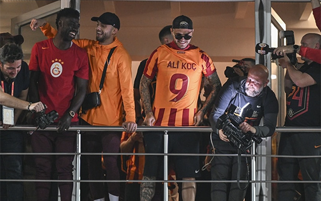Ali Koçun adı yazılan “Qalatasaray” forması geyindi, gündəm oldu - VDEO