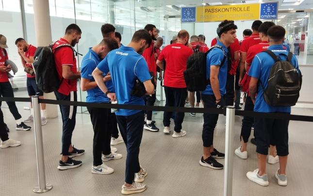 Azərbaycan yığmasının futbolçuları xarici ölkədə - FOTOLAR