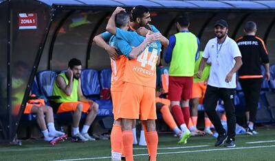 Azərbaycanda futbolçular yumruq və təpik davasına çıxdı -