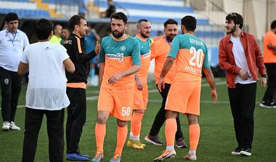 Azərbaycanda futbolçular yumruq və təpik davasına çıxdı -