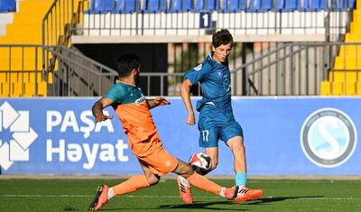 Azərbaycanda futbolçular yumruq və təpik davasına çıxdı -