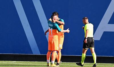 Azərbaycanda futbolçular yumruq və təpik davasına çıxdı -