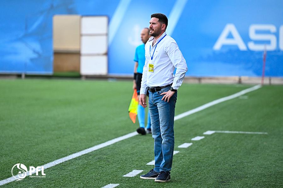 Premyer Liqada işləmək üçün baş məşqçi postundan ayrıldı