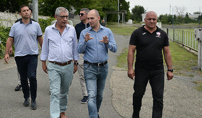İcraçı vitse-prezident Santuş Qəbələ stadionunda gəzdirdi -