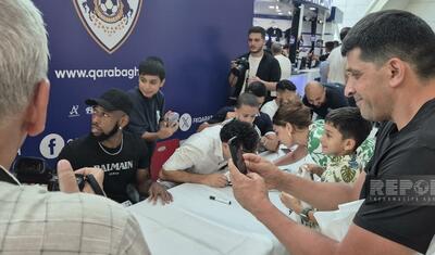 "Qarabağ"a görə izdiham yarandı, tədbir yarımçıq qaldı -