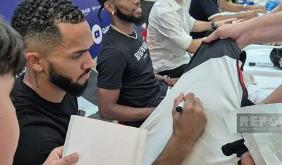 "Qarabağ"a görə izdiham yarandı, tədbir yarımçıq qaldı -