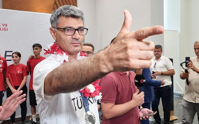 "Mən rahat görünsəm də, daxili aləmimdə tufan qopurdu"