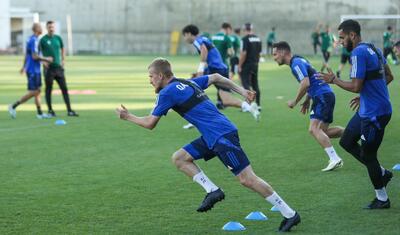 "Qarabağ"da hamı gözləyir, gözlər isə gülür -
