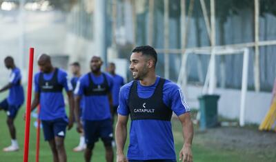 "Qarabağ"da hamı gözləyir, gözlər isə gülür -