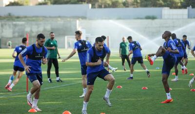 "Qarabağ"da hamı gözləyir, gözlər isə gülür -
