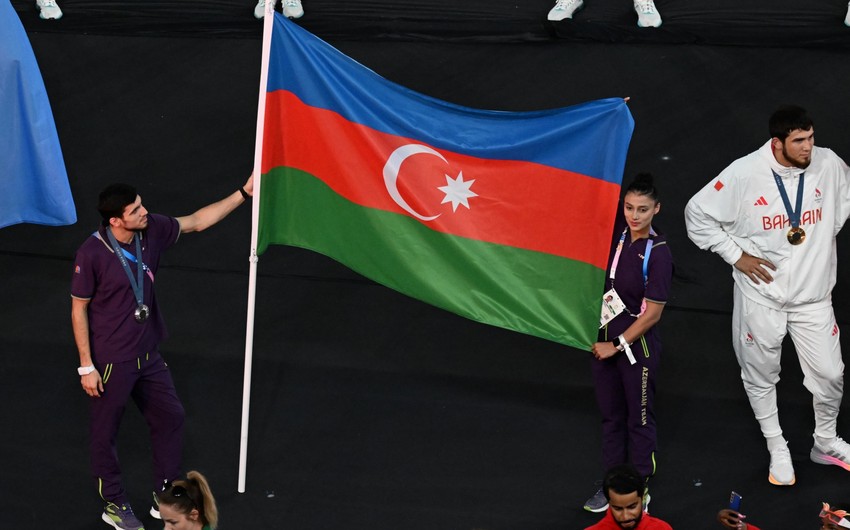 XXXIII Olimpiada başa çatdı, bayraq Los-Ancelesin merinə təqdim olundu