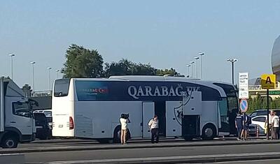 “Sportinfo”nun əməkdaşı bu söhbəti eşitdi:  “Qurban olum, “Qarabağ”ı atıb getmə” -