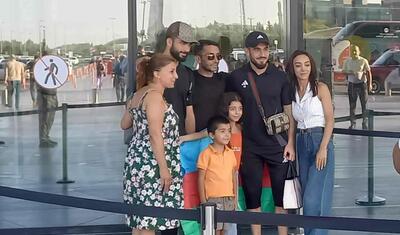 “Sportinfo”nun əməkdaşı bu söhbəti eşitdi:  “Qurban olum, “Qarabağ”ı atıb getmə” -