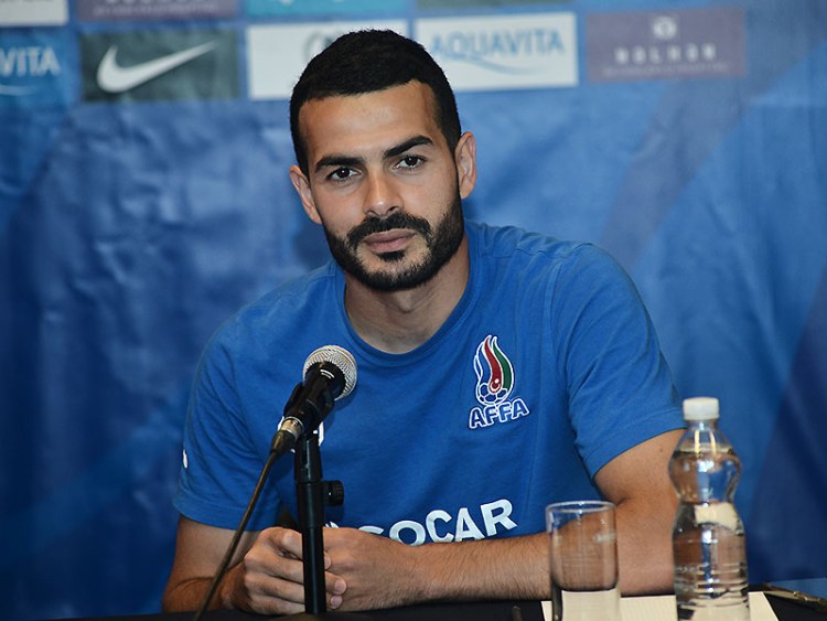 "Heç vaxt “Neftçi”dəki problemləri milliyə gərtirməmişəm" – Emin Mahmudov