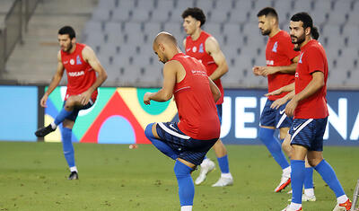 Millimizin futbolçuları İsveçlə matçdan əvvəl -