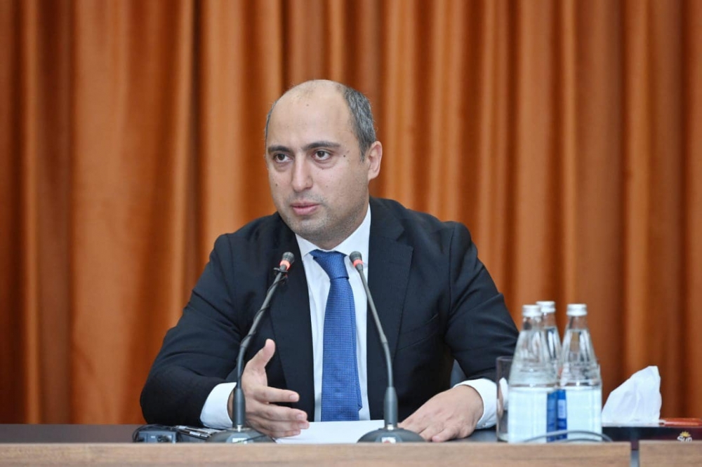 Nazirdən “Neftçi”nin yeni baş məşqçisinin kimliyi haqda MARAQLI AÇIQLAMA