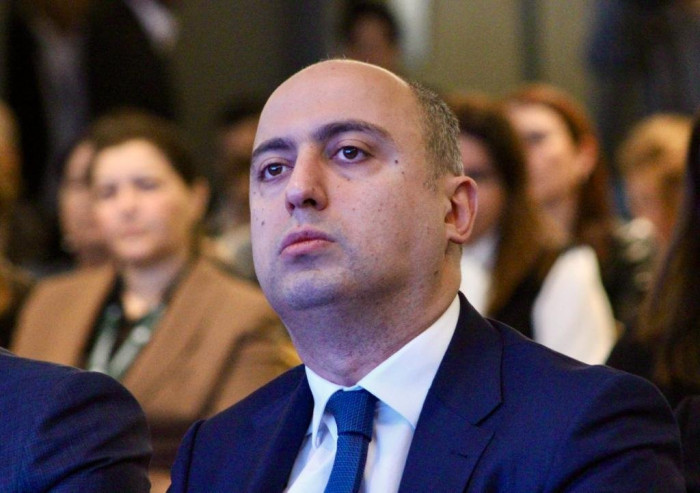 Federasiya prezidenti nümunə söhbəti elədi
