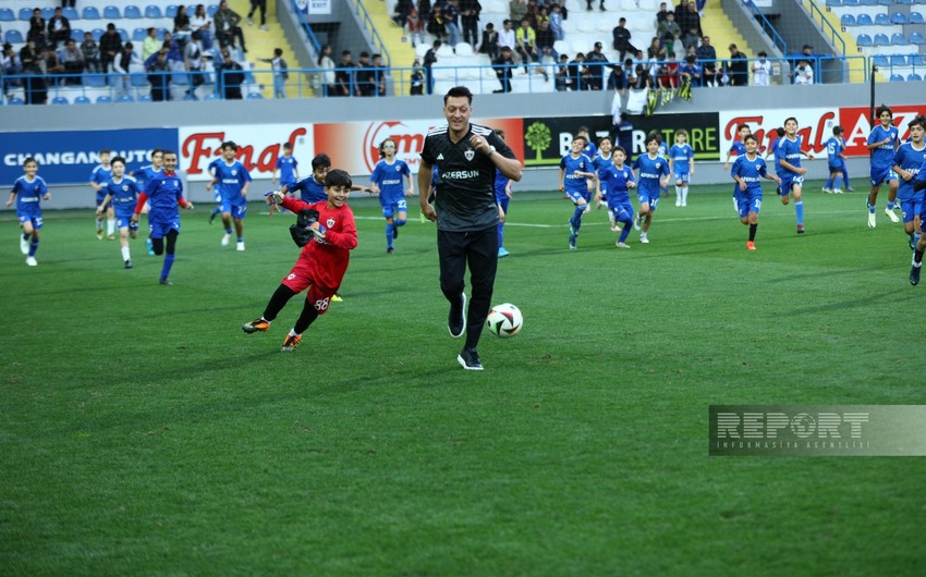 Sabiq “Real”lı Bakıda kimlərlə futbol oynadı? - FOTOREPORTAJ