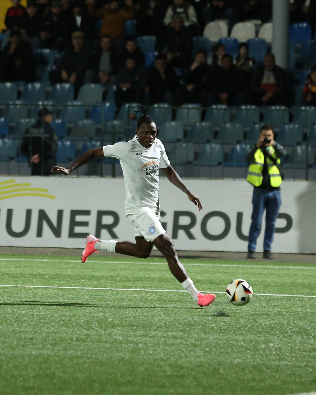 Futbolçular Kurban Berdiyevdən qorxur, yoxsa..?