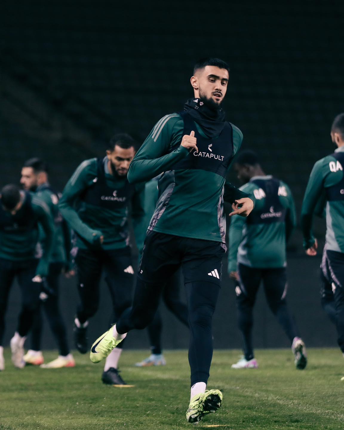 Qurban Qurbanov futbolçuları gecə ilə bura yığdı - FOTOREPORTAJ