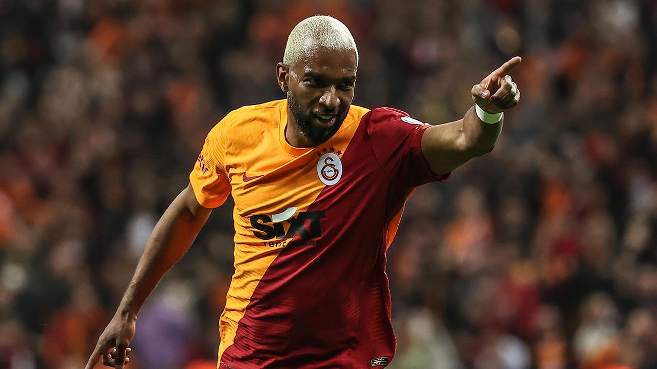 “Qalatasaray”da oynamış tanınmış karyerasını bitirdiyini açıqladı - 37 yaşında