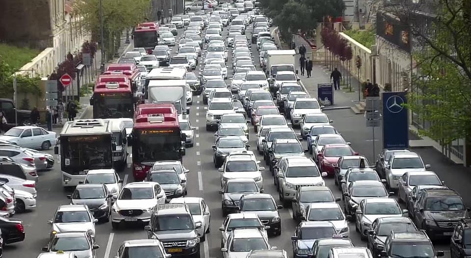 Bakıda tıxaclardan birdəfəlik xilas yolu tapıldı?
