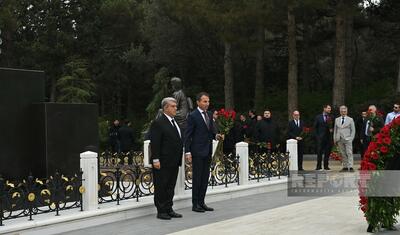 "Barselona"nın prezidenti Heydər Əliyevin məzarını ziyarət etdi -